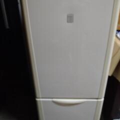 冷蔵庫（2007年製SANYO冷蔵冷凍車175L）
