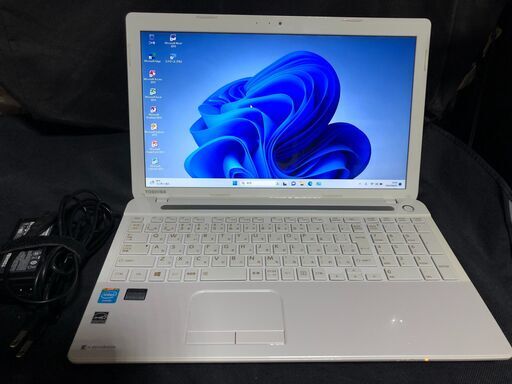 「東芝ダイナブック T453/33LWY (PT45333LSXWY・2014年2月ヤマダモデル)」Win11 ＆ Office2010インストール済 / Cel-1037U(2コア/2スレッド) / メモリー4GB / HDD-320GB / DVDスーパーマルチドライブ搭載 / Webカメラ / 無線LAN / Bluetooth / 大画面15.6型ワイド光沢LED液晶搭載ノートPC / 中古品