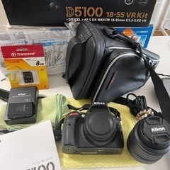 Nikon D5100デジタル一眼レフ（お話中）