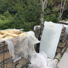 薪ストーブの薪　ナラ、クヌギ全て広葉樹です。現在残り８パレットです