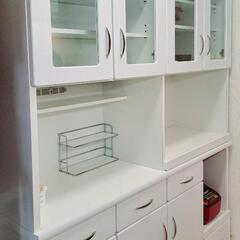 オーブンや炊飯器も置ける便利な食器棚
