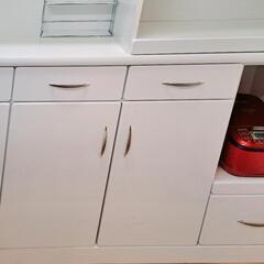 オーブンや炊飯器も置ける便利な食器棚