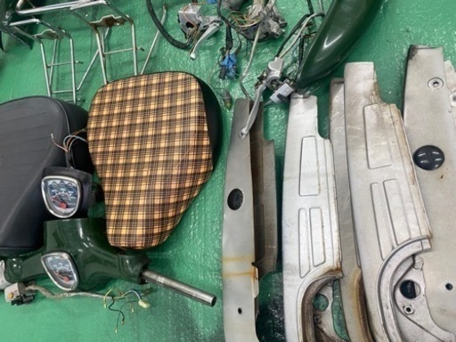 スーパーカブ 純正部品まとめ売り 大阪 メーターシート キャリア 外装