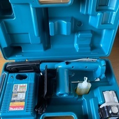 ほぼ新品　マキタチェーンーソー