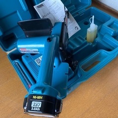 ほぼ新品　マキタチェーンーソー