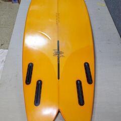 サーフボード「5.6 QUAD FlSH」
