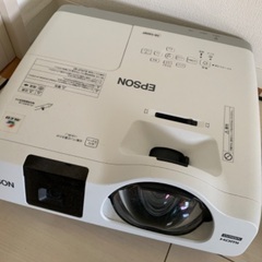 EPSON 超単焦点　プロジェクター　EB-536WT