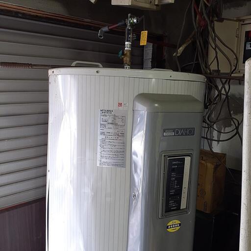ユノカ 給湯専用電気温水器 丸形 (370L)