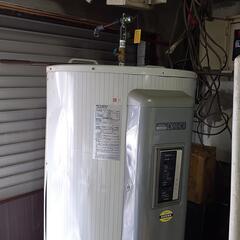 電気温水器　３７０リットル