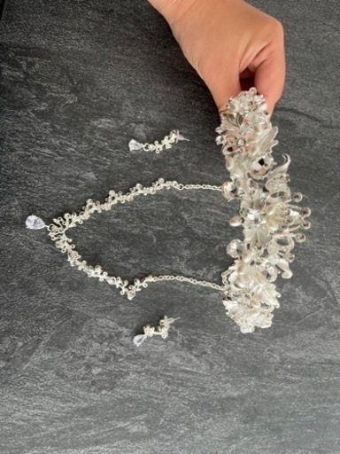 結婚式用アクセサリー（ティアラ、ネックレス、ピアス）