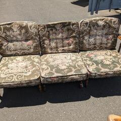 カリモク　リビングチェア