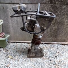 日立のランマ　　転圧機