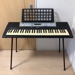 電子ピアノ　YAMAHAE203