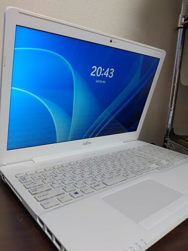 富士通白 　高性能6世代 4コア8スレッド版　Corei7搭載　新品高速SSD480G　メモリ大容量16G 　CD/DVD　カメラ内蔵　 Wifi対応 113