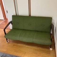 差し上げます！緑のソファ