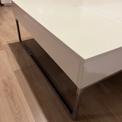 【6/8までお値下げ！】BoConcept ローテーブル　ホワイト 6/13までBoConcept ローテーブル