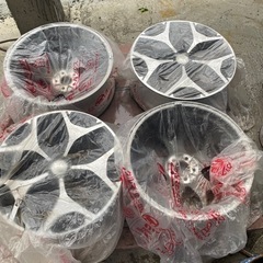 スバルの車ホイル