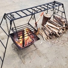 キャンプ、BBQ…焚火ハンガー