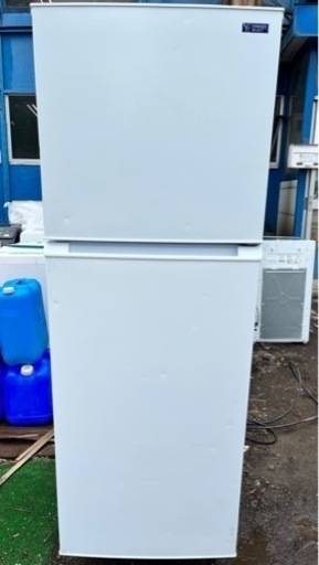 【清掃・動作確認済】ヤマダセレクト/YAMADASLECT ノンフロン冷凍冷蔵庫  YRZ-F23G1  225L  2019年製