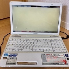 dynabook 2011年　白