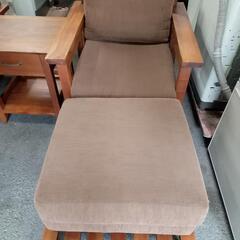 ★値下げしました❗バビファニチャーの1人掛けソファーとオットマン　セットで13万円位で購入　チーク無垢材　💳自社配送時🌟代引き可💳※現金、クレジット、スマホ決済対応※