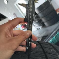 お値下げしました！　ランクル200純正　285/60r18スタッドレス　タイヤ・ホイール