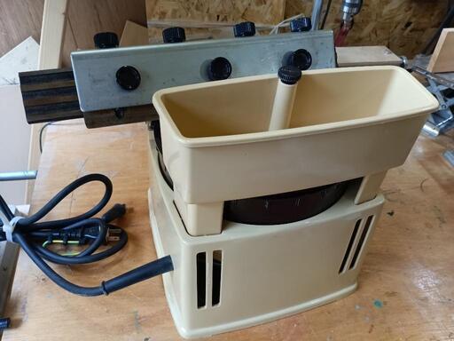 【工具】点検清掃済み品　マキタ　刃物研磨機　9820-1　　保障付き