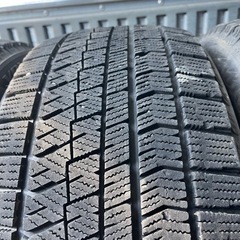 バリ山　BRIDGESTONE ブリヂストン　ブリジストン　VRX2 225/50R17 スタッドレス タイヤ　2017年製　17インチ