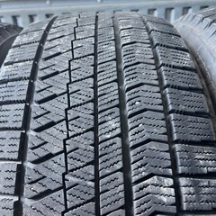 バリ山　BRIDGESTONE ブリヂストン　ブリジストン　VRX2 225/50R17 スタッドレス タイヤ　2017年製　17インチ