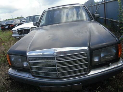 メルセデス―ベンツ-126-560SEL-外装部品販売―ボンネツト―フエンダー