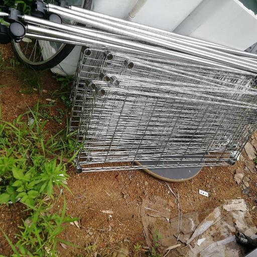 商談中ラック高さ180cm 2セットあります。