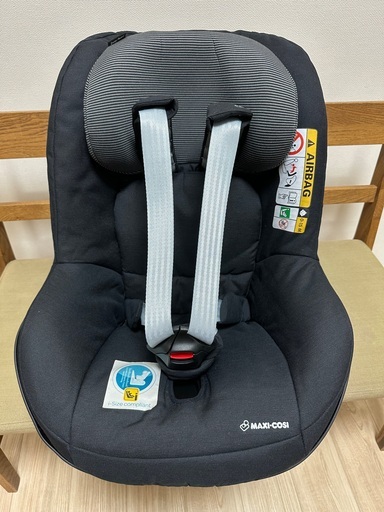 ［取引中］新生児から４歳まで使えるマキシコシ、チャイルドシート3点セット