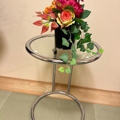 ローテーブル、花付き