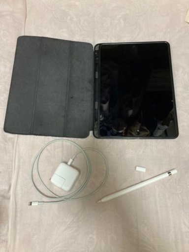 iPad Pro 9.7インチ Wi-fi 256GB (2016年版) 第1世代 シルバー MLMY2ZP/A (海外版) アップルペンシル・カバー付き
