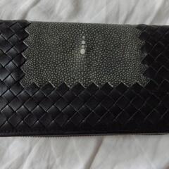 1月13日まで。入手困難 エイ革 ボッテガヴェネタ  スティングレイ ガルーシャ  黒