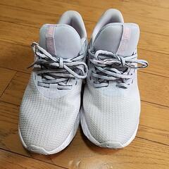 中古*NIKE*レディース*スニーカー*運動靴*24センチ