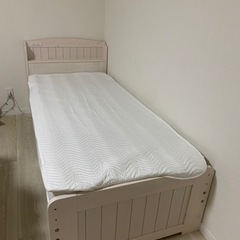 シングルより小さめのベッド