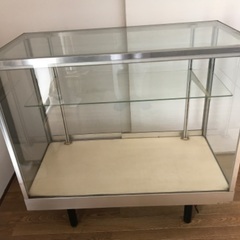 ショーケース（お話し中）