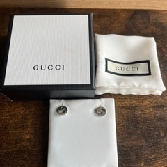 GUCCI ピアス　両耳　インターロッキングG