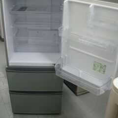 店頭受け渡し】 AQUA 冷凍冷蔵庫 AQR-271F 272L 2017年製 中古品 ￥23,980