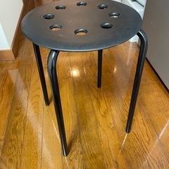 IKEA パイプ椅子×2（マリウス）スツール、クッション×2