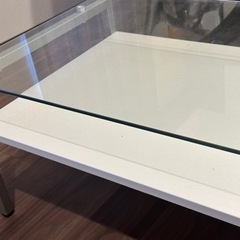 ガラス製ウッドローテーブル
