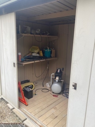 小売 SUZUKIの倉庫 