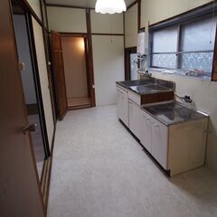 レトロな長屋住宅（ユーハウスさの7号室） − 栃木県