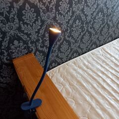IKEA クリップ式LEDスタンドライト(ブルー)