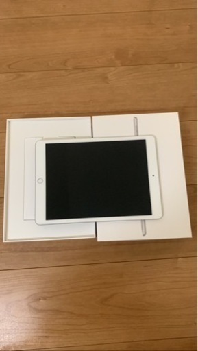 【受け渡し予定者決まりました】iPad 128GB 第8世代  シルバー　美品