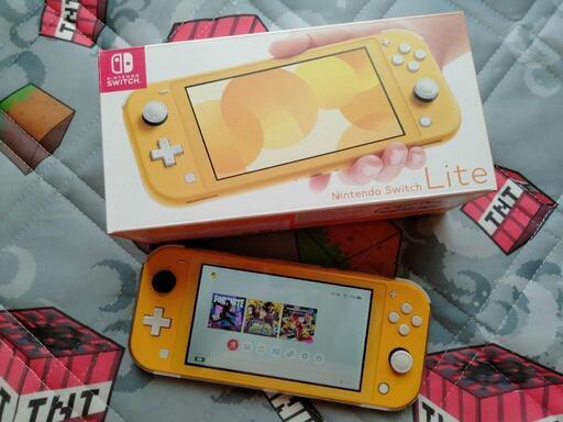 任天堂SwitchLite　スイッチライト　イエロー
