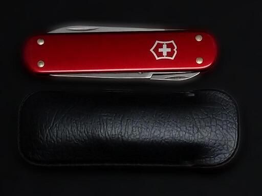 VICTORINOX(ビクトリノックス)マネークリップ AL  レッド