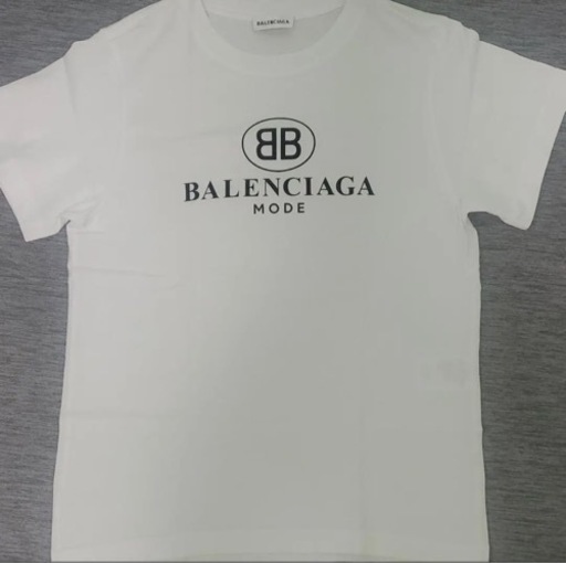 バレンシアガ　Tシャツ