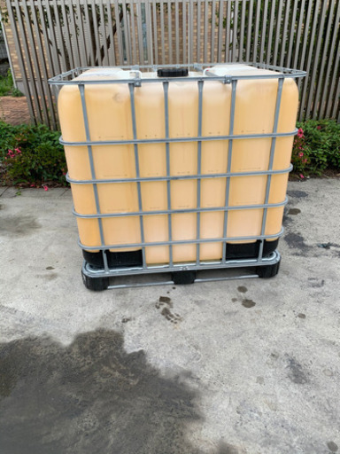 大型貯水タンク1000L 1t 1個　IBCコンテナ　雨水　液体　バルクコンテナ　プラスチック　ポリタンク